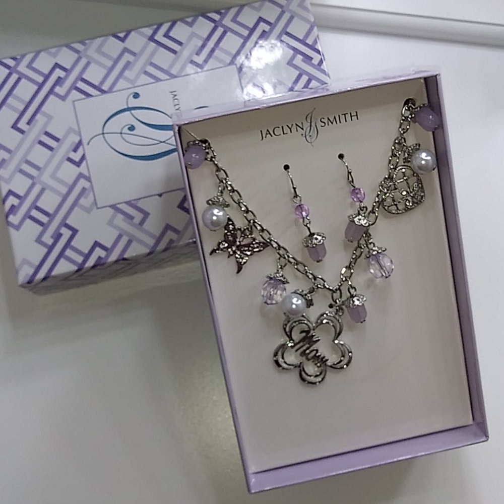 Jaclyn Smith Necklace & Earrings Set